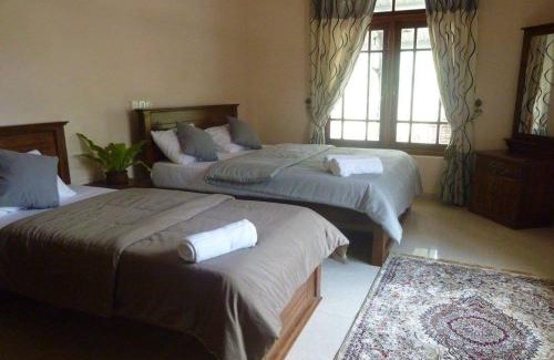 Hatton Bed & Breakfast | Castlereagh Resort Hatton