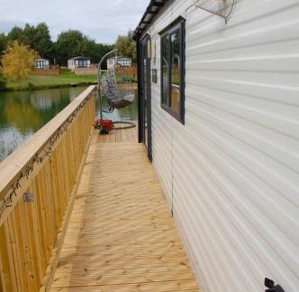 Holton Le Clay Cabin | Castleton Static lodge on Wold View Fisheries Leisure Park