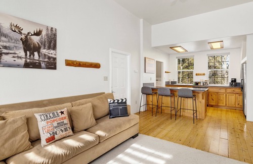 Eagle Mountain Estates Cabin | Castlewood Retreat #2524
