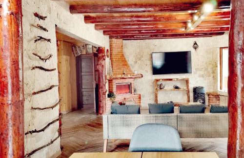 Dragoslavele Villa | CASUTA CU SINDRILA