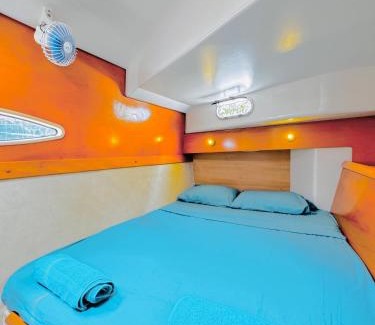 Carti Tupile Boat Rental | Catamaran Yoyo