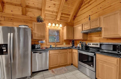 Carbon Hill Cabin | Catbird Cabins (Hocking Hills area)
