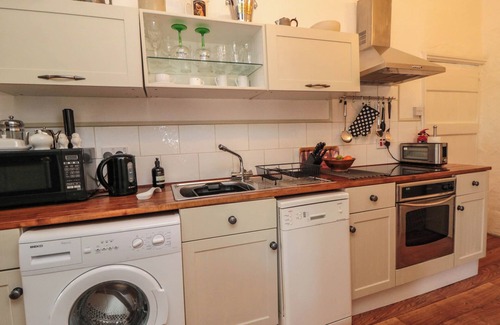 Bedale Cottage | CATHERINE PARRS SEWING ROOM, romantic, with a garden in Bedale