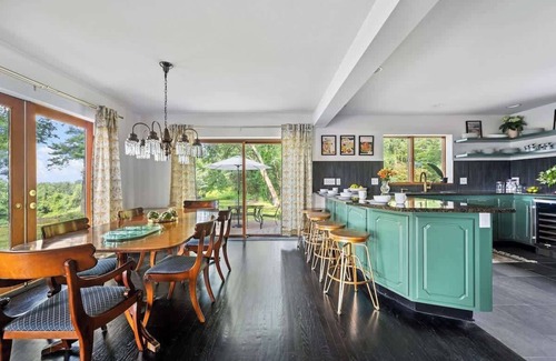 Kingston House | Catskill Estate epic views, hot tub