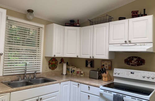 Deposit House | Catskill House on beautiful Oquaga Lake next to the historical Chestnut Inn