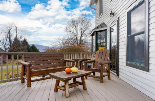 Ashland House | Catskill Park Farm by AvantStay Huge Yard Fire Pit Near Windham Ski Resort