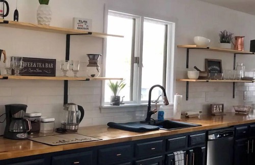 Rock Hill House | Catskills Cozy Cottage by The Lake, Sullivan County