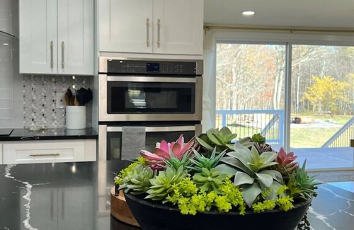 Cairo House | Catskills Escape! Hot Tub, Massage Chairs & Games