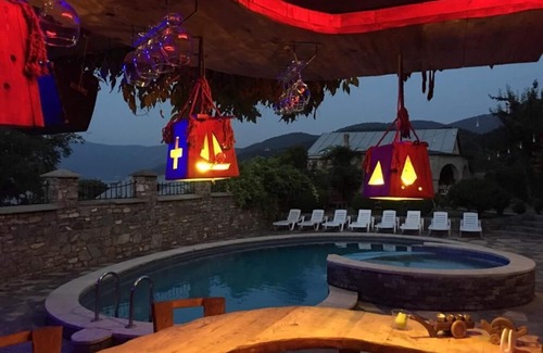 Ananuri Villa | Caucasian Heaven