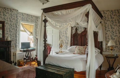 McGaheysville Bed & Breakfast | Cave Hill Farm Bed & Breakfast