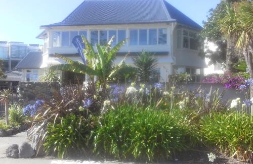 Sumner House | Cave Rock Guest House