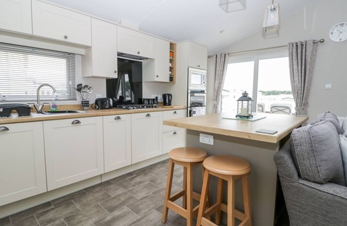 Cayton Bay Cottage | CAYTON PINES, pet friendly, character holiday cottage in Scarborough