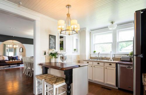 Seneca Falls House | Cayuga Lakeview Charmer