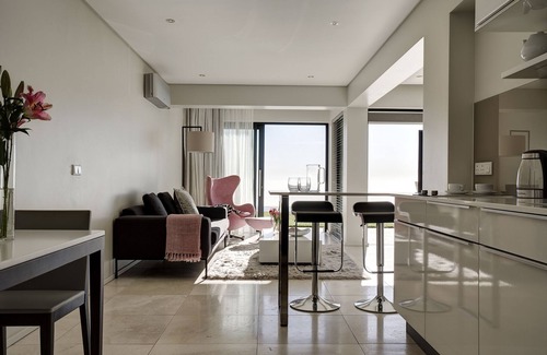 Camps Bay Apartment | CB-ONE Luxury Stay