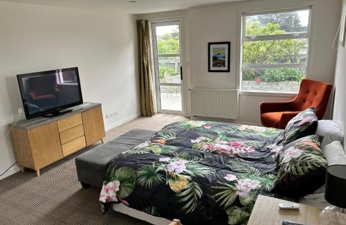 Timaru House | Cbay 1 Bedroom Suite