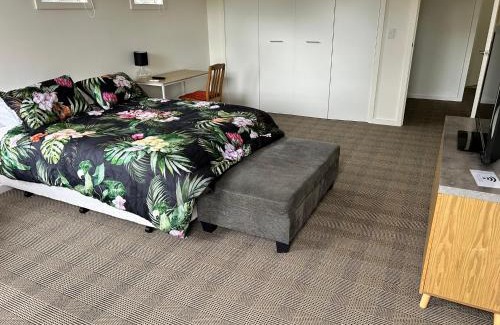 Timaru House | Cbay 1 Bedroom Suite
