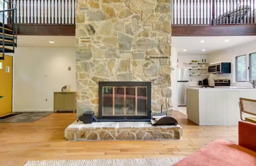 Rehoboth Beach Cabin | Cecelia's Retreat - 3-bedroom mid century secluded lewes beach cabin