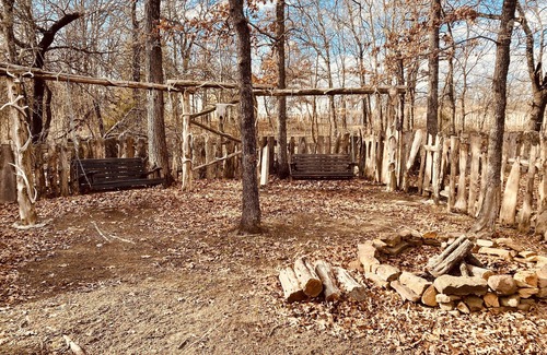Henryetta Cabin | Cedar Bluff - Lemurs & Zebras, Private Hot Tub, Pet-Friendly