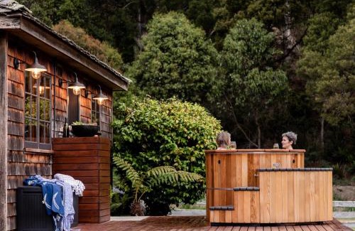 Meander Cabin | Cedar Cottage Meander