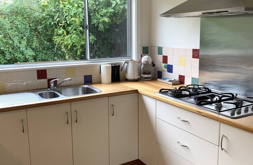 Blackmans Bay House | Cedar Cottages Blackmans Bay - Country Cottage