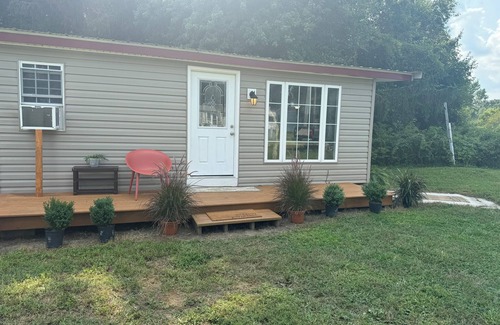Clayton House | Cedar Cove a Cozy 2-bedroom mobile home in lovely Clayton DE with AC, WiFi