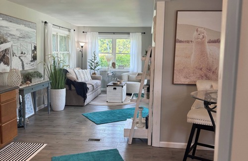 Clayton House | Cedar Cove a Cozy 2-bedroom mobile home in lovely Clayton DE with AC, WiFi
