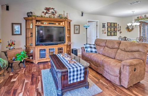 Cedar Creek House | Cedar Creek Vacation Rental on 15 Acres w/ Hot Tub