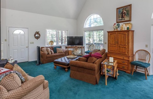 Mariposa House | Cedar Haven - A Hiker's Retreat