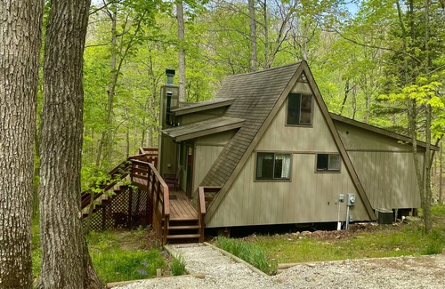 Innsbrook Ski Chalet | Cedar Hot Tub & Cedar Barrel Sauna nA Truly unique cabin at Innsbrook Resort !