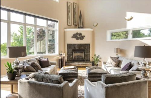 Excelsior House | Cedar House Retreat