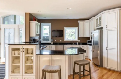 Excelsior House | Cedar House Retreat