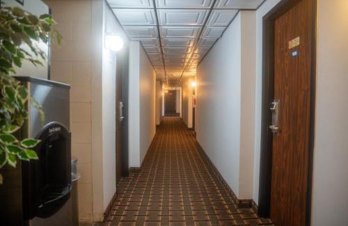 Cavalier Hotel | Cedar Inn Motel