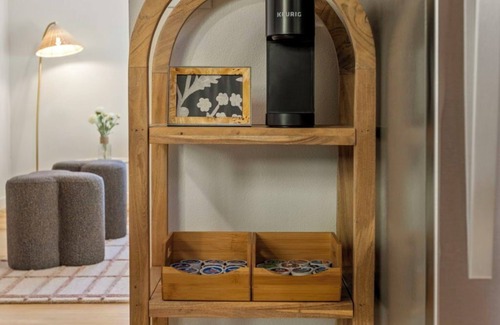 Cedar Mill Apartment | Cedar Mill Sanctuary Updated and Convenient