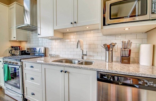 Port Renfrew House | Cedar Peaks (Oceanfront, Amazing Views) H250273641