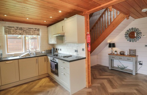Winkleigh Cottage | CEDAR, pet friendly, luxury holiday cottage, with a garden in Dolton