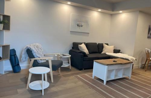 Victoria Apartment | Cedar & Sage Suite - Kitchen & Comfort
