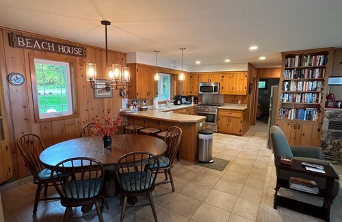 Jacksonport Cottage | ð²CEDARSHORES-PRIME Sept.-Oct. FALL Color Dates Open-Book Now!