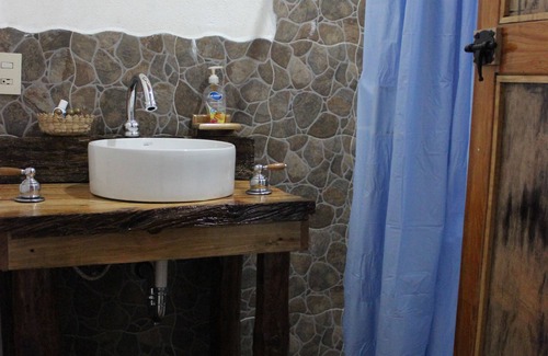 Jocotitlan Hotel | Cedro comfortable and cozy bedroom in 17th century house at 30 min. of Toluca