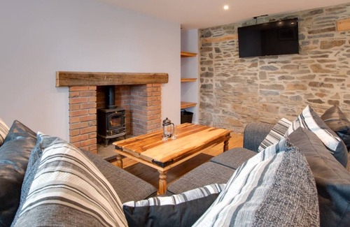 Bontnewydd House | Cefnhendre in Aberystwyth