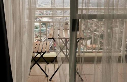 A. Bonifacio Apartment | Celandine by DMCI w/panoramic Makati skyline view