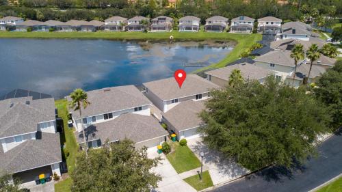 Sunset Lakes Villa | Celebrate BR 2