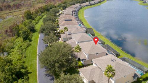 Sunset Lakes Villa | Celebrate BR 2