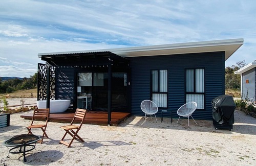 Grattai Cabin | Celestine - Chic 1 bedroom , eco-friendly cabin with stunning natural surrounds.