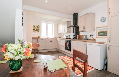 Aller Cottage | CELIA'S VIEW, pet friendly, with a garden in Langport