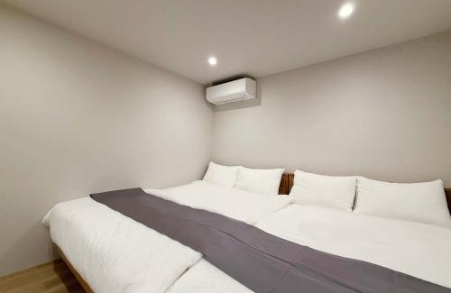 Hiroshima City Centre Apartment | Celine Kanayama - Vibrant 1BR Downtown Shopping & Dining Nearby 11