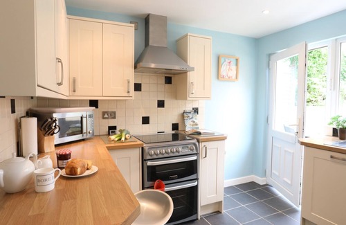 Llanystumdwy Cottage | CELYNFA, pet friendly, character holiday cottage in Criccieth
