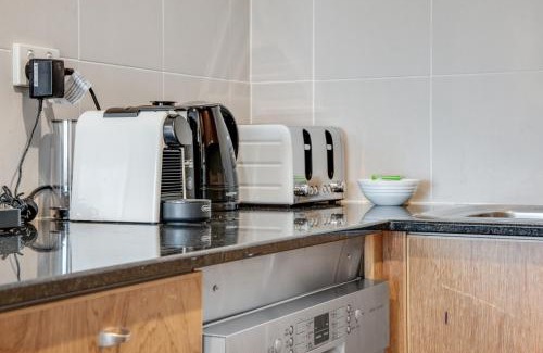 City East Apartment | Center 1-Bed with Sauna, Gym, BBQ & Parking
