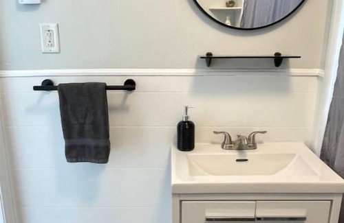 Terra Nova House | Center City with Recent Renosn(King & Double Beds)