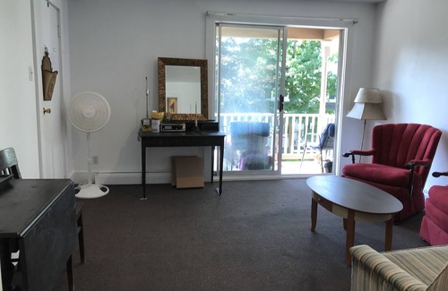 Chautauqua House | Center of Chautauqua Institution Second-floor Apartment