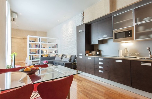 Huertas Apartment | Center of Madrid. Barrio Letras, Walk to Museums, Plazas and GranVia